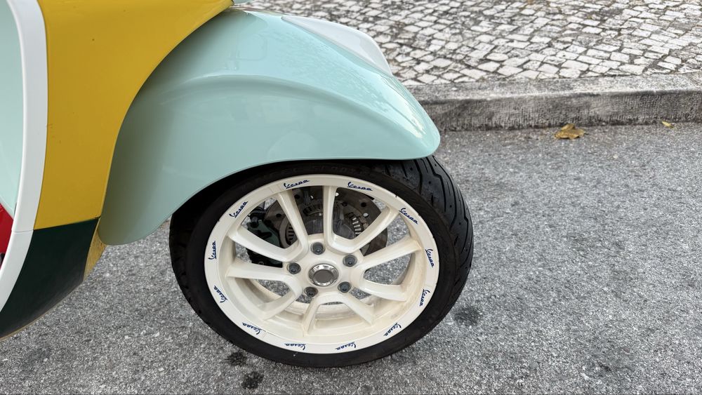 Vespa 125 SEAN WOTHERSPOON edicao limitada