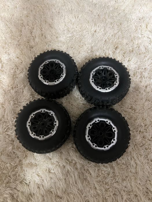 Продам забчастини від mn82 і LDRC rc car