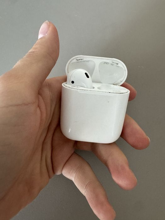 Продам наушники Original Airpods 2 а2031