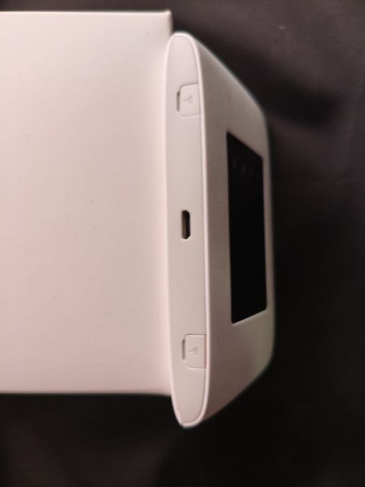 Портативний 4G модем ZTE MF920U