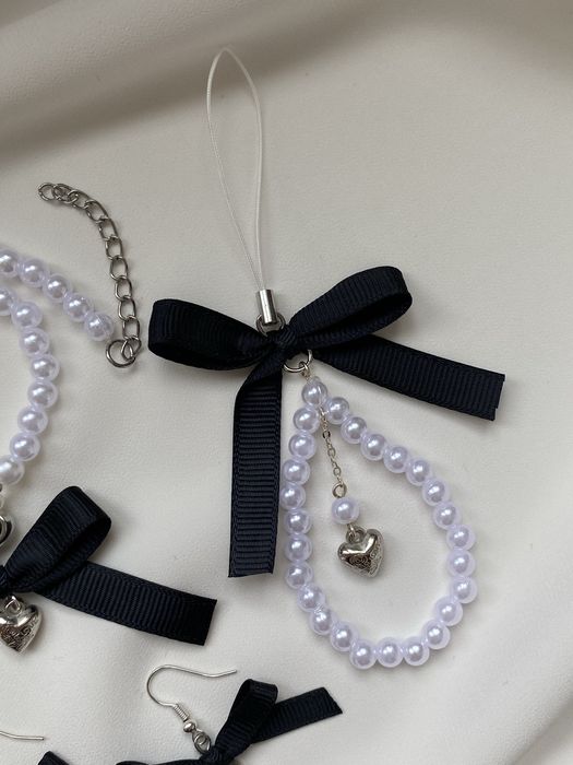 набір прикрас ручної роботи