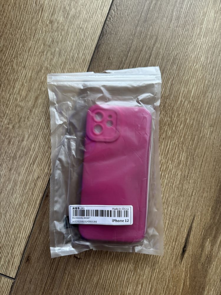 Zestaw - obudowy iPhone 12 - cztery obudowy