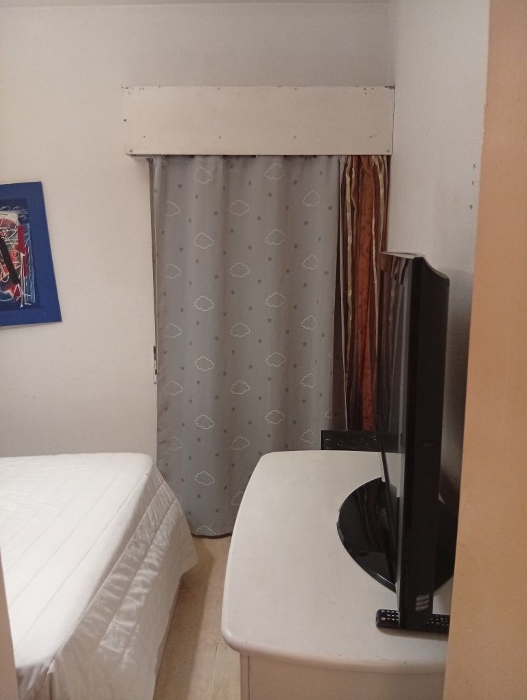 Alugo quarto na zona de Porto salvo Oeiras