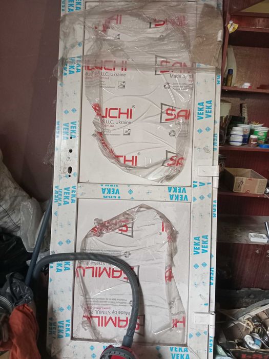 Продам пластиковые двери.
