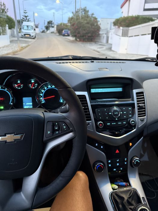 CRUZE 1.6 LS com teto solar