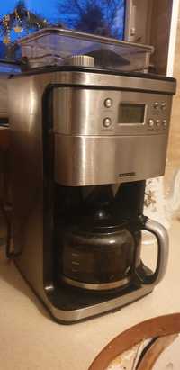 Ekspres do kawy z mlynkiem i wyswietlaczem elektroniczny