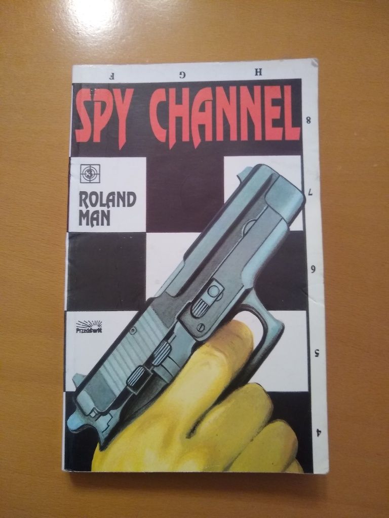 Spy Channel, Roland Man