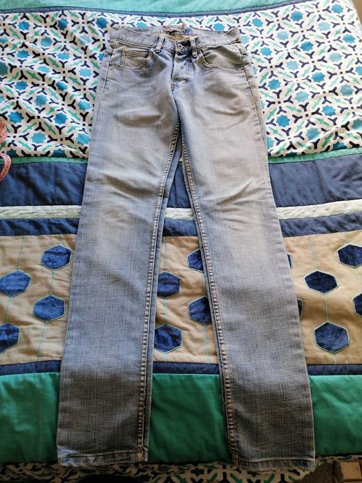 Calças Element. Ganga. Justas. Medidas na descrição.