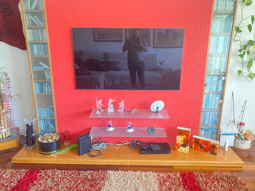 Stand de Tv com 2 vitrines