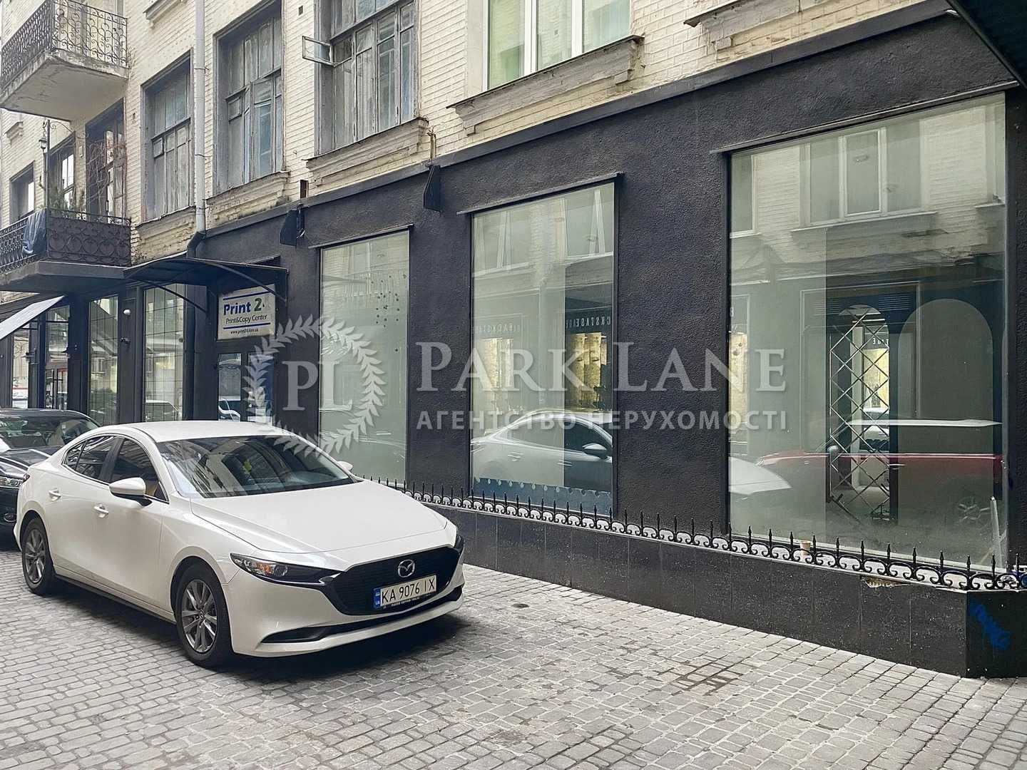 В.Васильківська 18. Фасадне приміщення 95,2 м.кв. Центр міста.