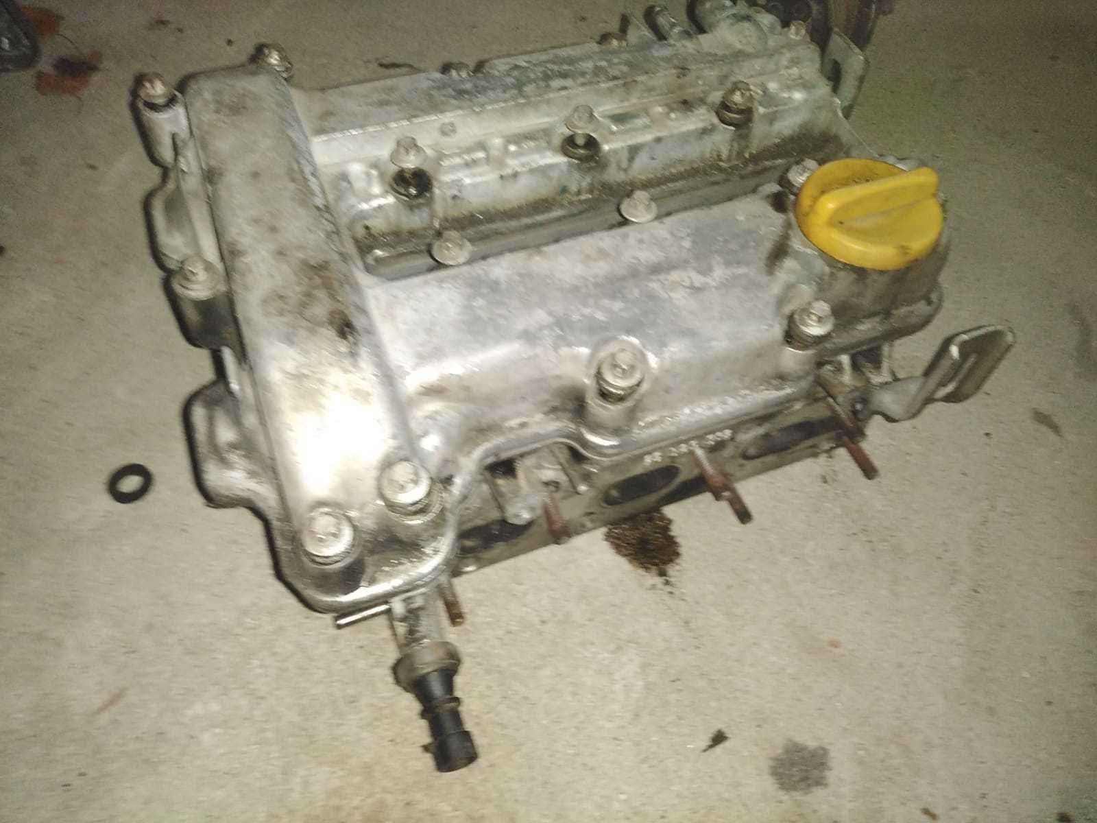 Cabeça do Motor Opel Corsa B 1.0 12V