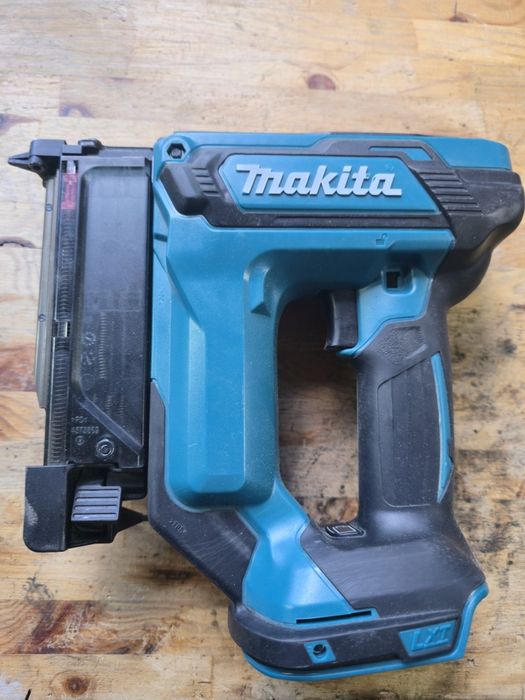 Sztyfciarka Gwoździarka akumulatorowa Makita DPT353