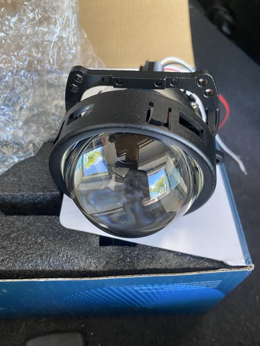 Bi-led 3 лінзи h4 абсолютно нові, якісні гарно світять