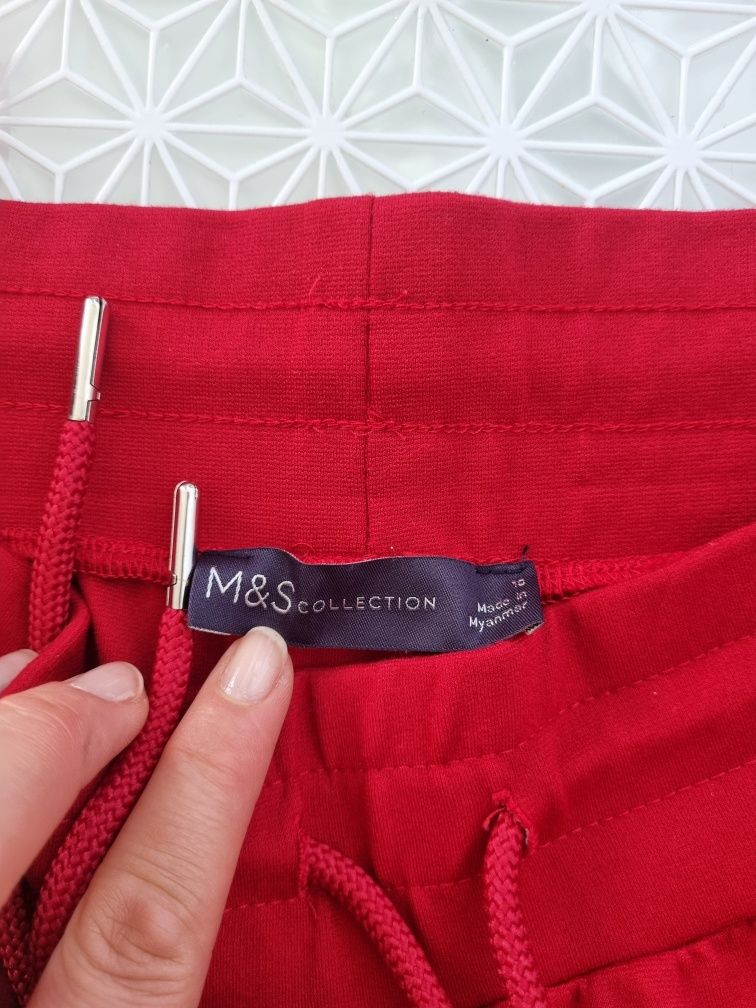 Damskie spodnie dresowe M&S  retro z szerokimi nogawkami rozm 38