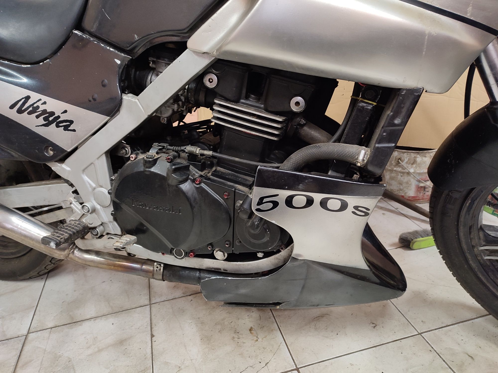 Kawasaki GPZ 500 części czasza owiewki lampa tłumik lagi koło bak set