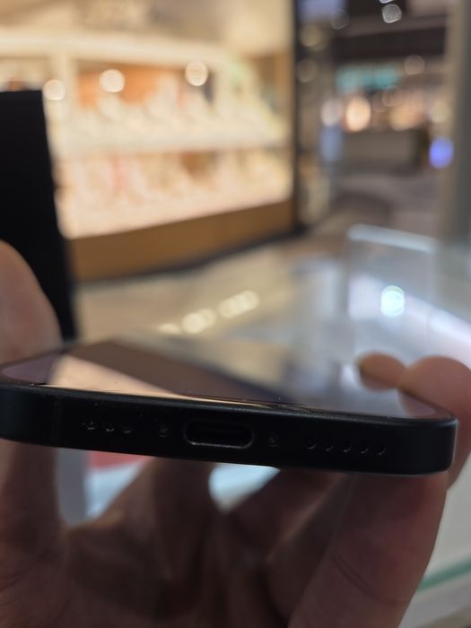 iPhone 16 128GB Black 2599zł 100%bat Stan 5/5