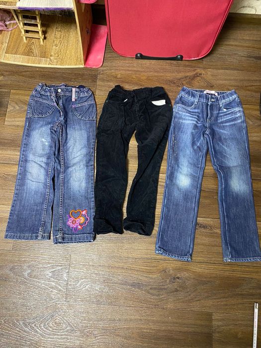 Піжама, теплі речі, джинси, кофти, плаття, колготи.