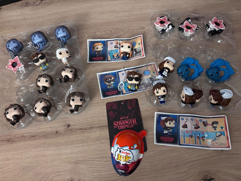 Stranger things mini funko