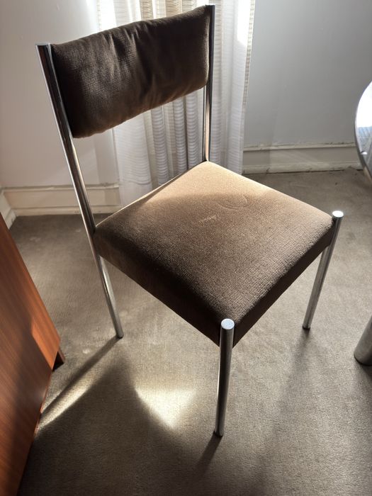 Mesa retrô em metal e vidro e 4 cadeiras