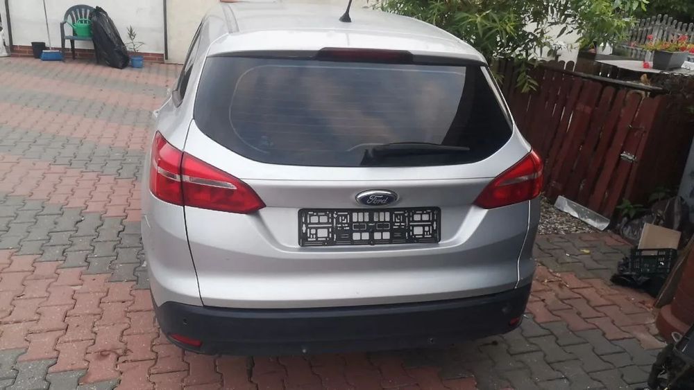 KAROSERIA DRZWI BŁOTNIK REFLEKTOR ZDERZAK FORD FOCUS MK3 III 2015 rok PO LIFT  (2010-2013/14 PRZED LIFT / 2014-&gt; PO LIFT)