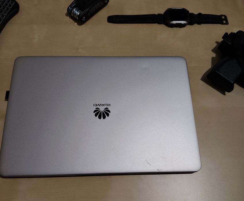 Laptop Huawei MateBook D14 biznesowy