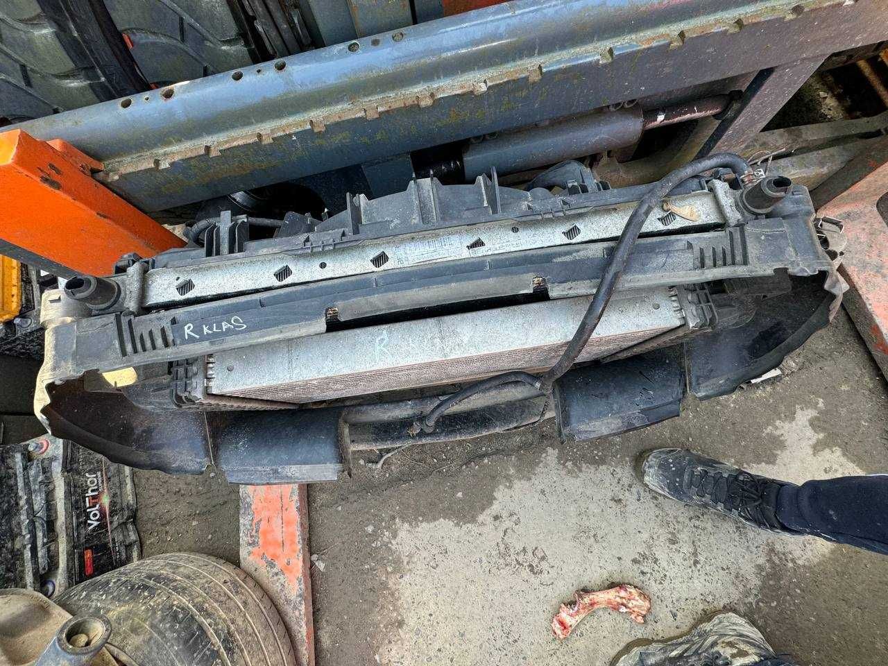 Блок Радіаторів в зборі до Mercedes-Benz R-Class 2008 3.0 Дизель