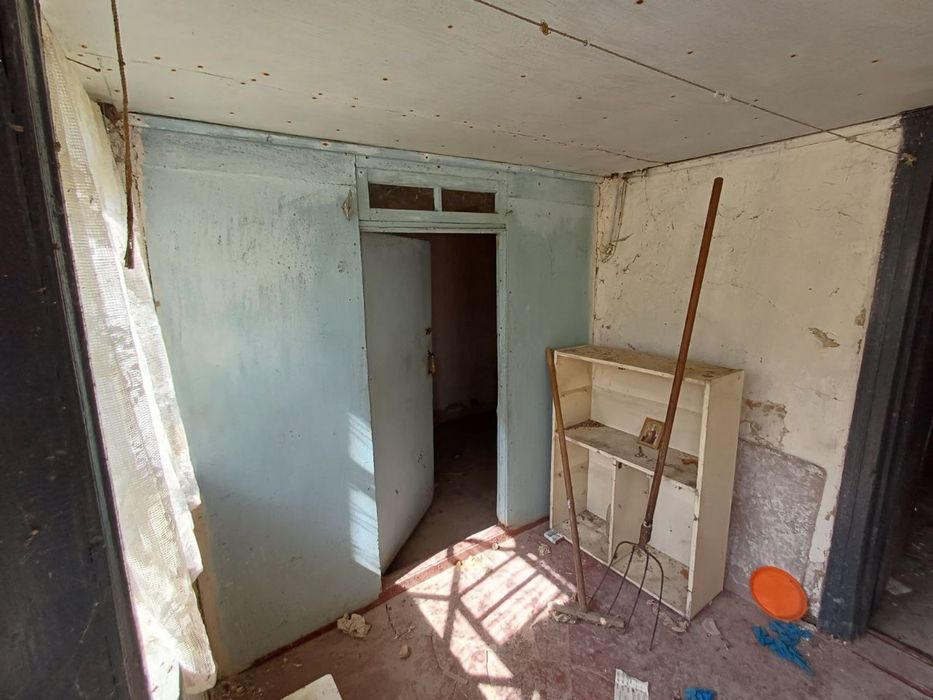 Продаж старого будинку на земельній ділянці 0,25 сот біля лісу