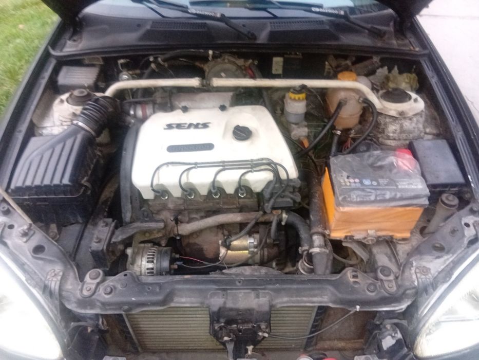 Продам. Сенса 1.4 на газу. 2004 года.