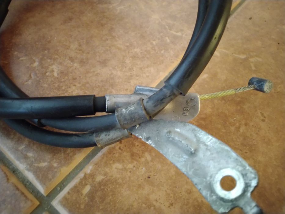 Linka hamulca ręcznego lewa Suzuki Baleno II, Swift MK8