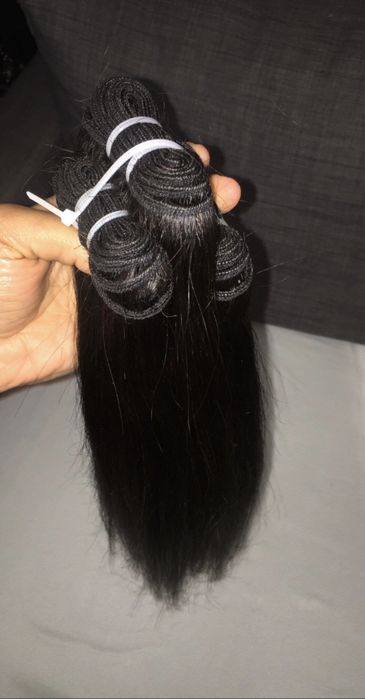 Cabelo liso curto 300gramas 100€