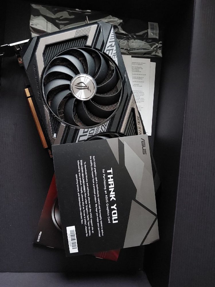 RX 6600 XT rog strix