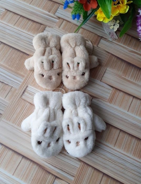 Нова шапка і хомут для дівчинки