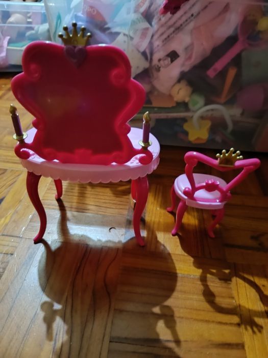 Toucador e cadeira Barbie