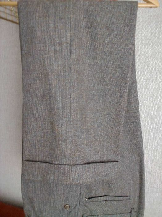 garnitur męski  w kolorze brązowo- zielonym