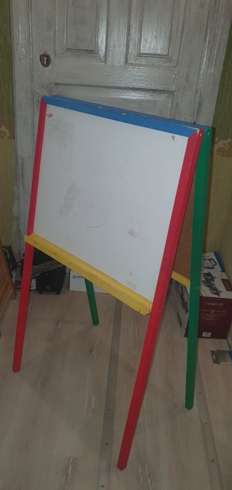 Дитяча дошка мольберт
