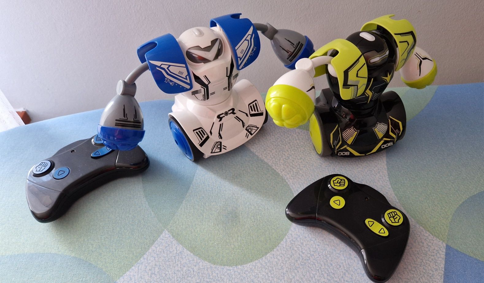 Robo Kombat, zestaw robotów