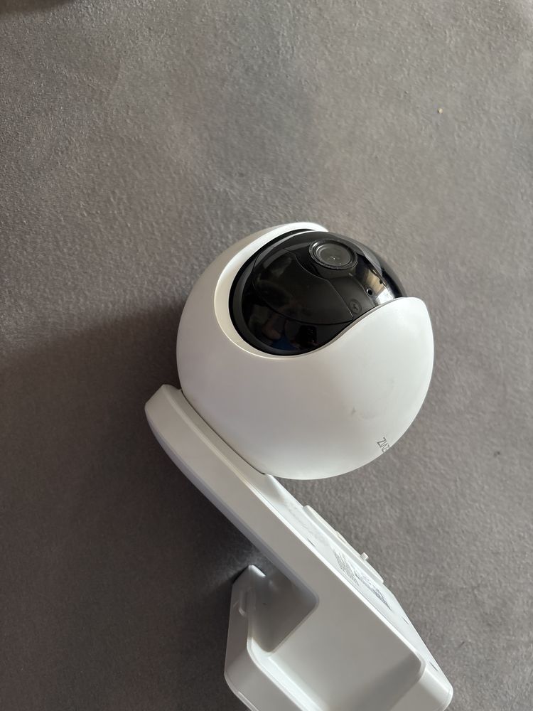 Kamera zewnetrzna obrotowa CS-EB8-R100-1K3FL4GA