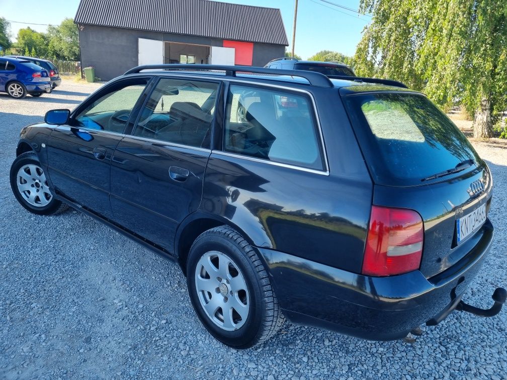Audi A4 B5 Lift 2002 rok 1.9 TDI 110 km Hak Klimatyzacja
