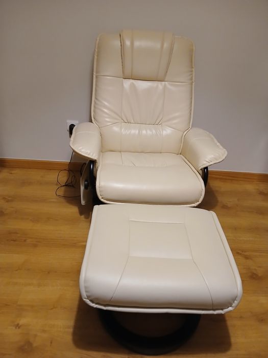 Cadeirão e banco com massagem e aquecimento