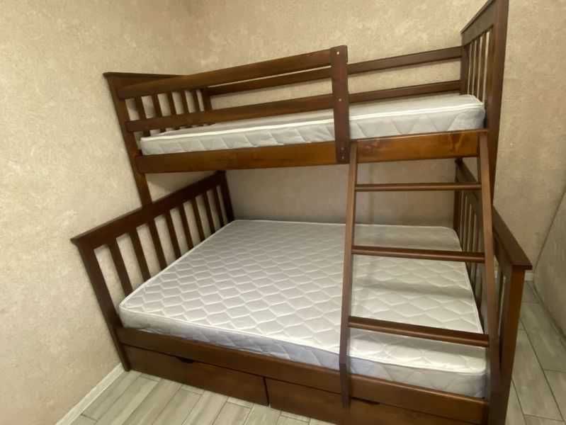 Трьохмістне Двухповерхове ліжко Олігарх з массива дерева вільха
