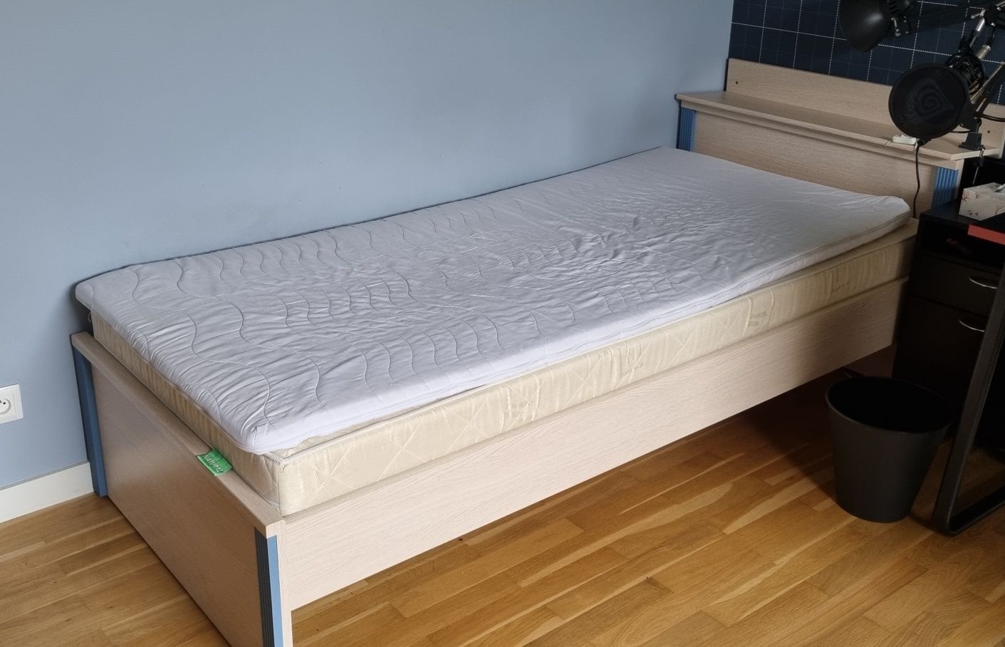 Zestaw mebli z łóżkiem, pokój dziecięcy, 7 elementów. Materac gratis