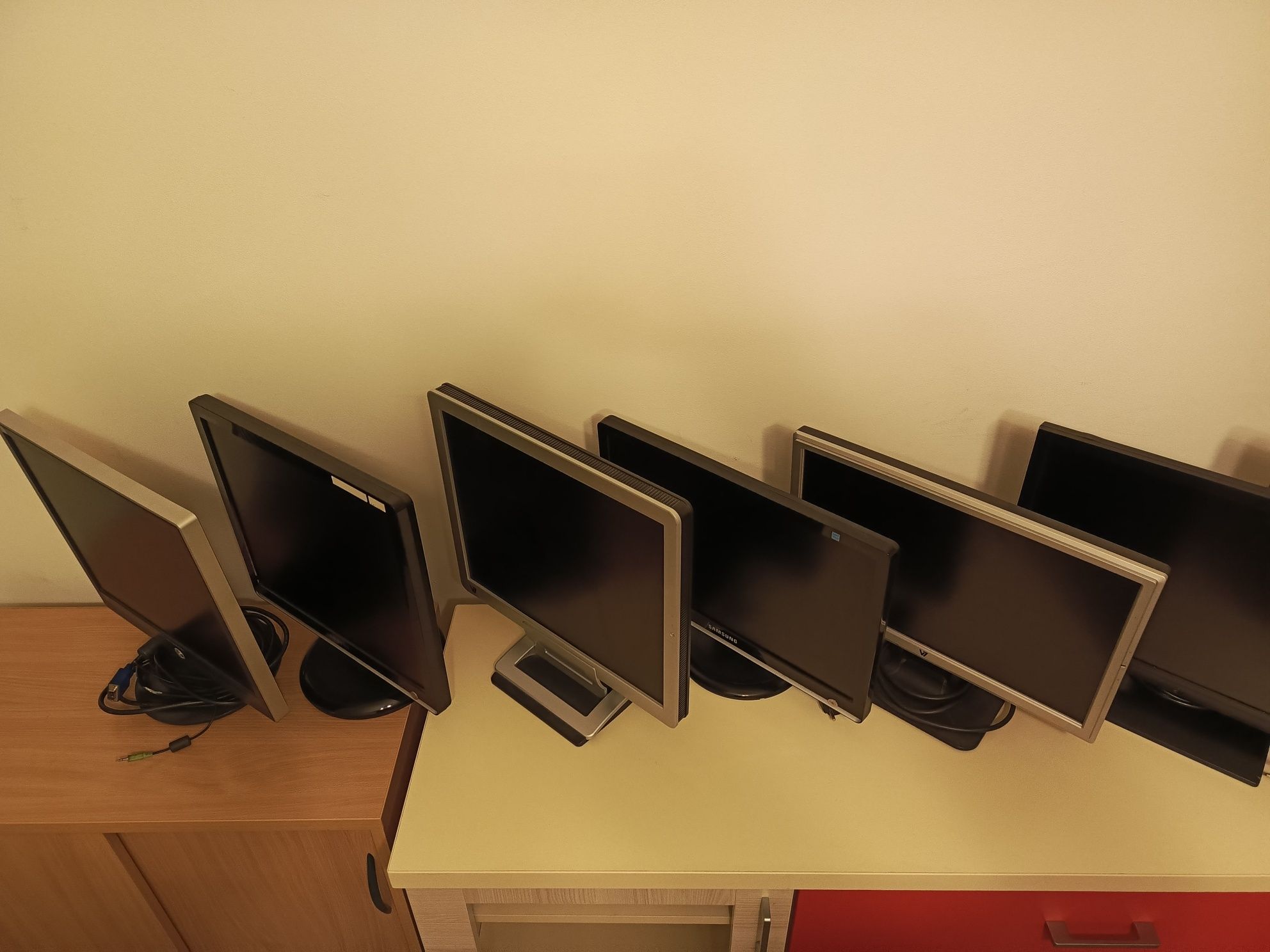 Monitor  HDMI 19, 20, 21, 22 cale