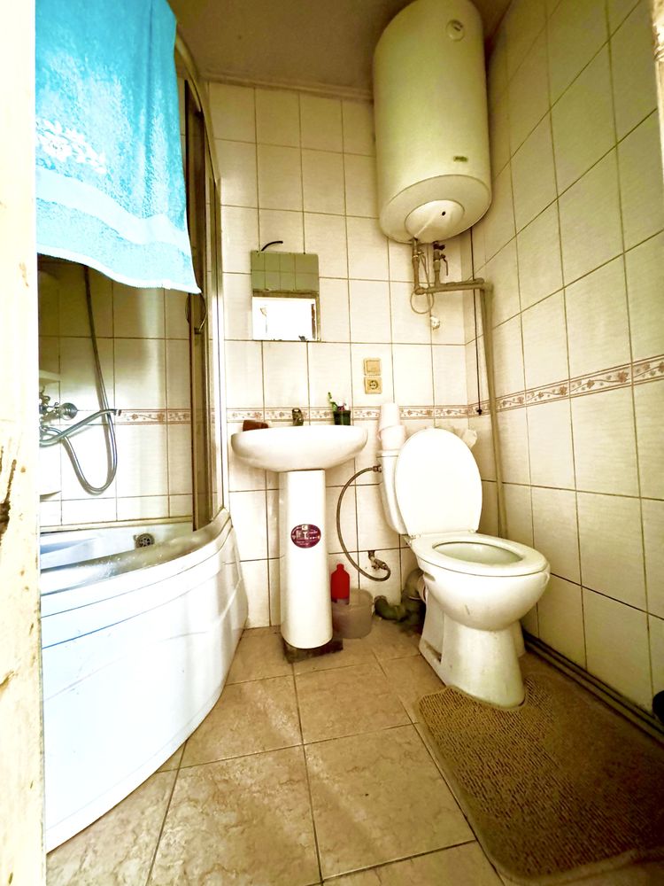 Продам будинок 92 кв.м. + 25 соток з газом, електрикою, водою, септик