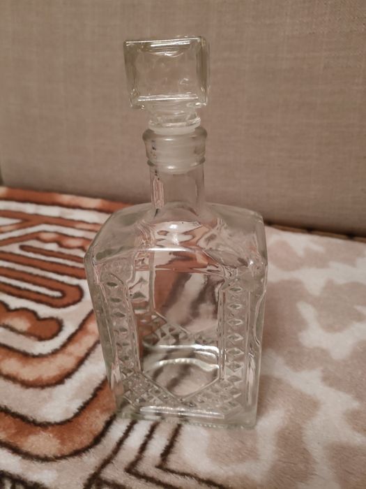 Butelka ozdobna, karafka, kolekcjonerska na whisky 0,5l - stan idealny