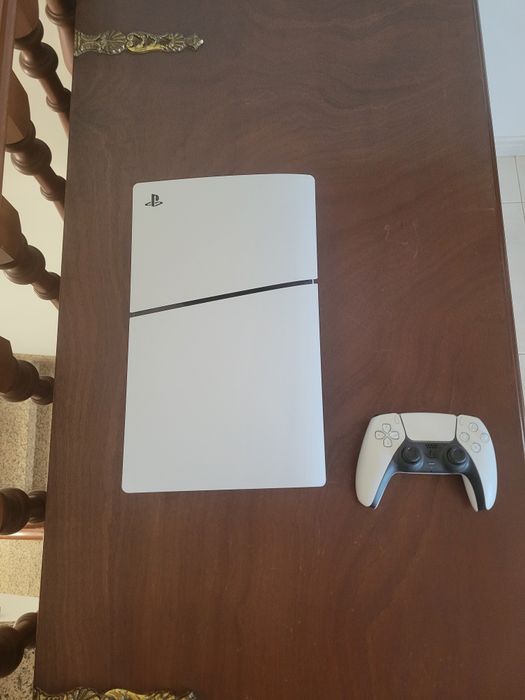 PlayStation 5 (Digital 1TB) — Excelente estado + comando original