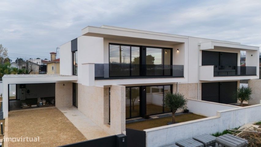 Oferta da Escritura e Registo - Moradia Nova em POUSA - BARCELOS