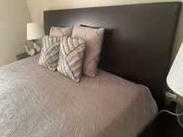 Cama de casal com cómoda