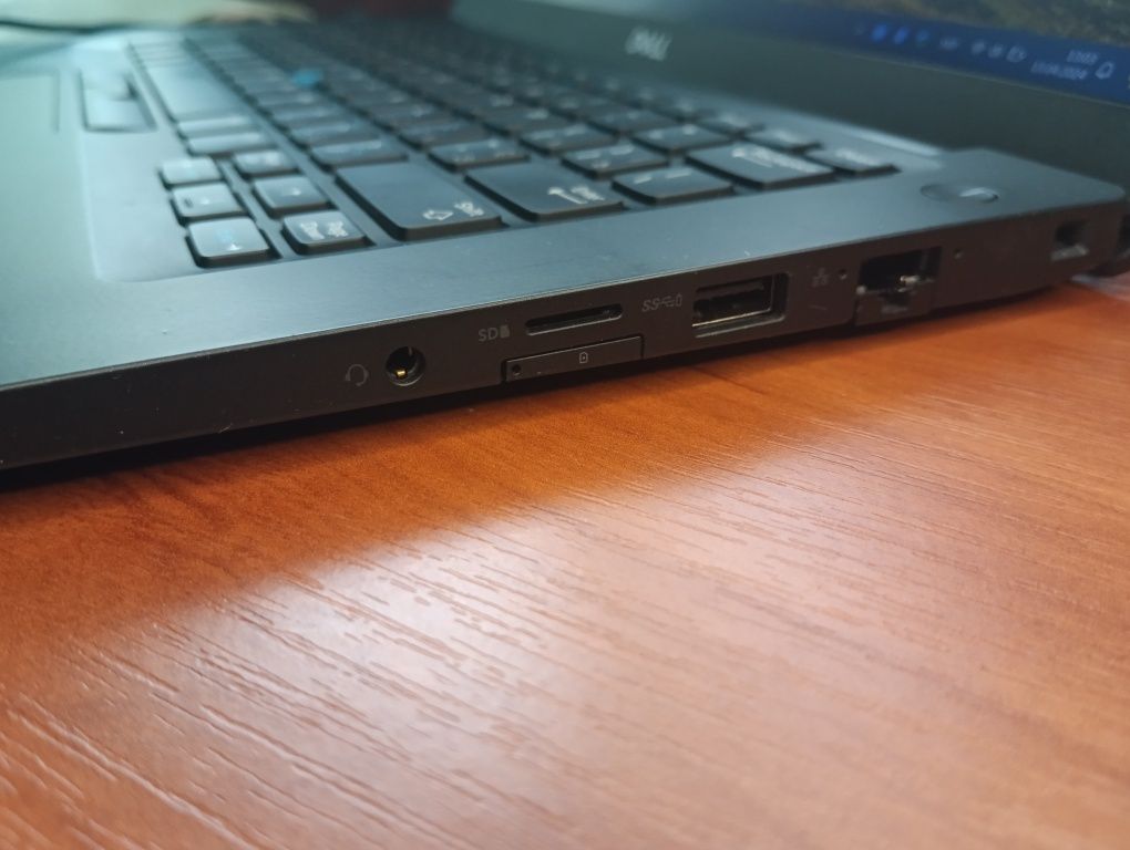 Dell Latitude 7490