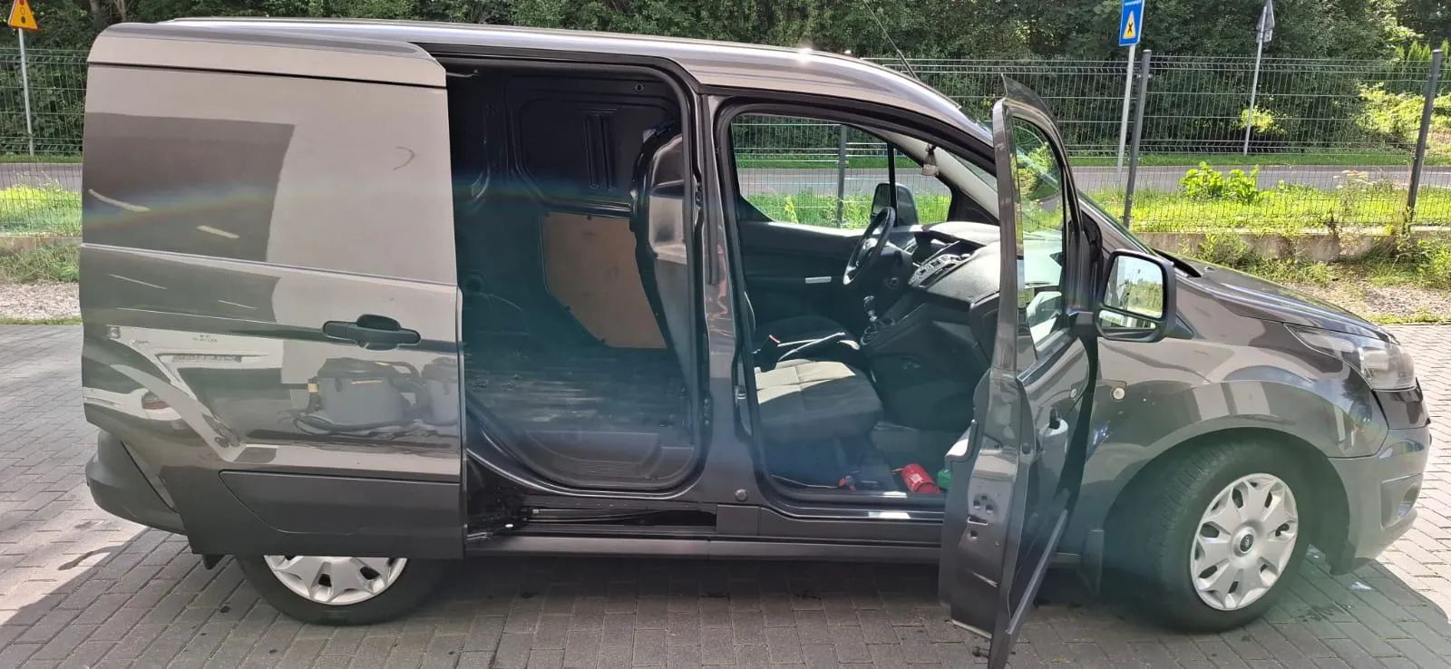 Ford CONNECT  faktura VAT23%, pierwszy właściciel w Polsce, nowy akumulator.