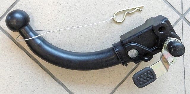 Słupsk Nowy Automat Wypinany Hak Holowniczy Toyota Auris od2013 Kombi